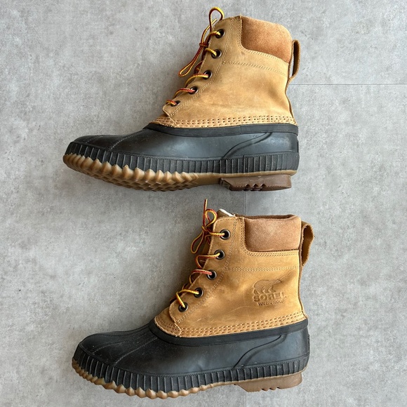 Sorel Cheyanne II Men's winter boots, size 9.5, black/chipmunk - Picture 3 of 7